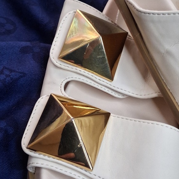 Shu Shop Women's Beige Bernarda Sandal Size 6.5 Pre-own - Picture 5 of 9